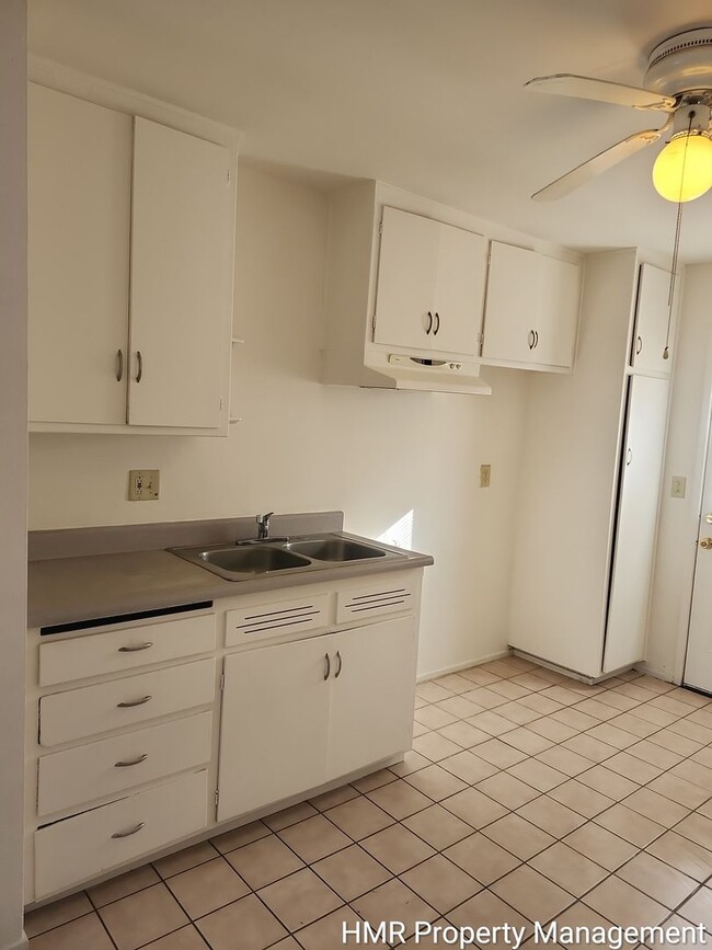 Photo - 1564 W Ramona Dr Unit B