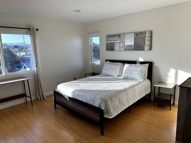 Photo - 854 Brooks Ave