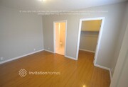 Photo - 1017 W 73rd St