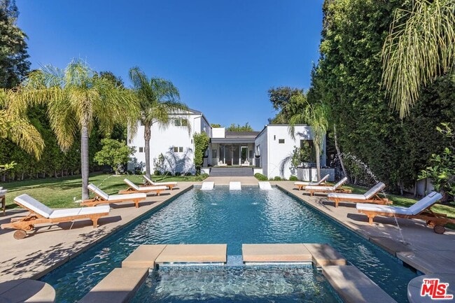 Photo - 703 N Maple Dr