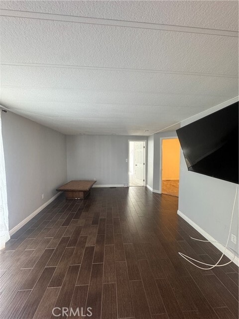 Photo - 21851 Newland St