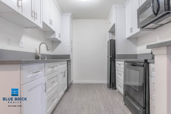 Photo - 8123 Langdon Ave Unit 8