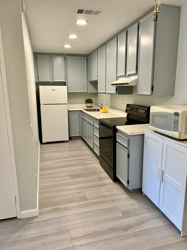 Photo - 2820 N Arcadia Ct Unit 112