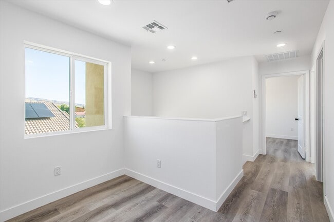 Photo - 66288 7th St