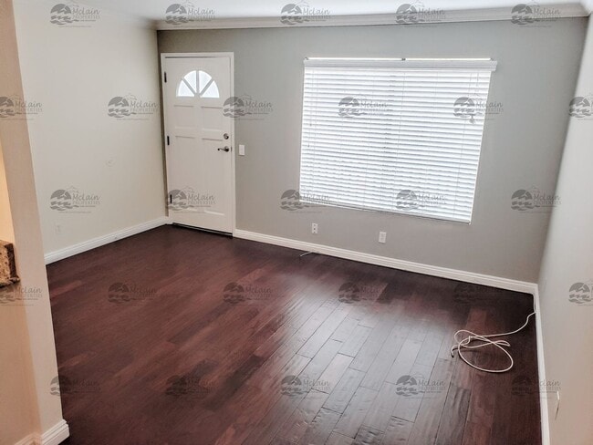 Building Photo - 1 Bedroom Just Minutes to Beach in Oceanside West of the 5! Unit 30