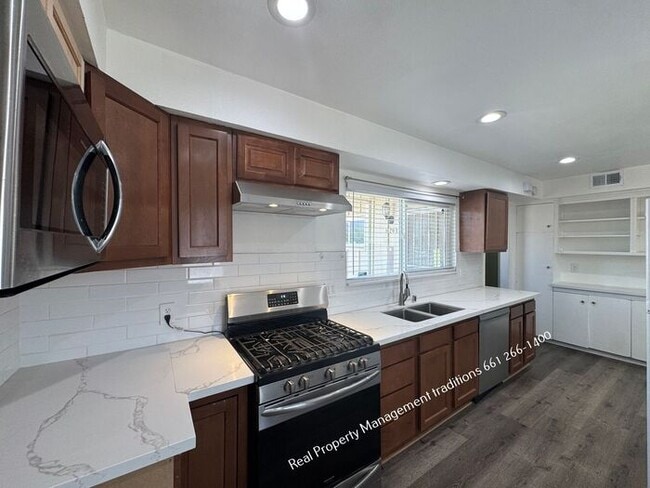 Photo - 2 plus 1 duplex - ALL UTILITIES INCLUDED!!!