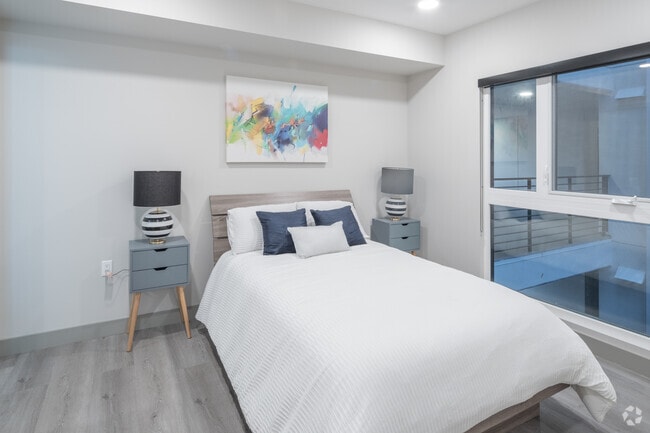 Bedroom - Lido Apartments - 1532 Brockton Ave