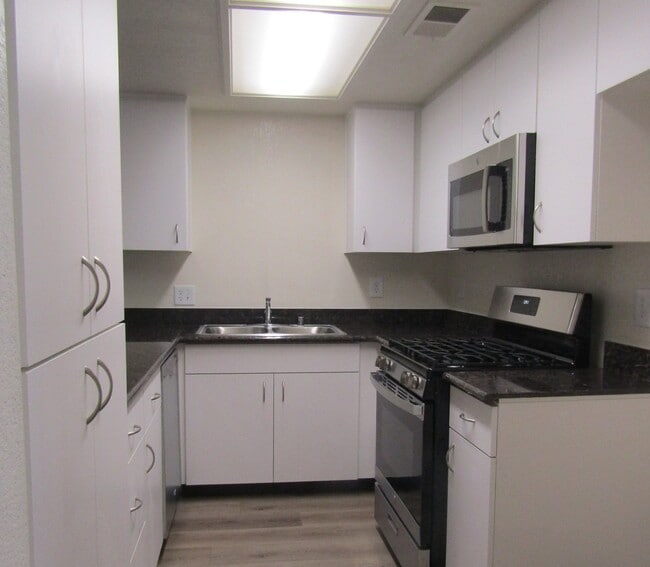 Photo - 800 E Rte 66 Unit 2