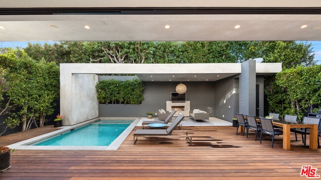 Photo - 623 N Edinburgh Ave