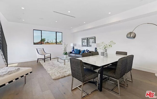 Photo - 6077 Hargis St