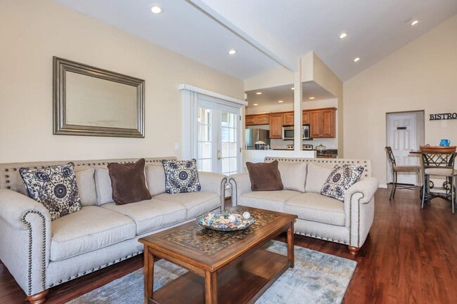 Photo - Beachfronter Townhome Apartments