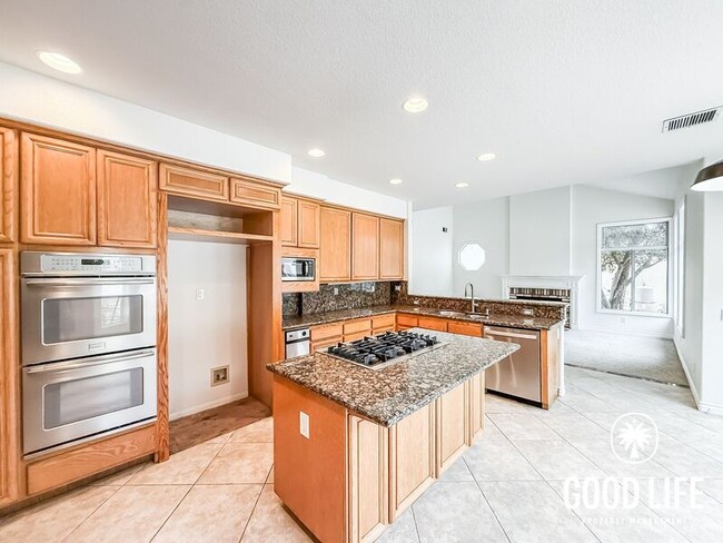 Photo - 709 S Hidden Creek Cir