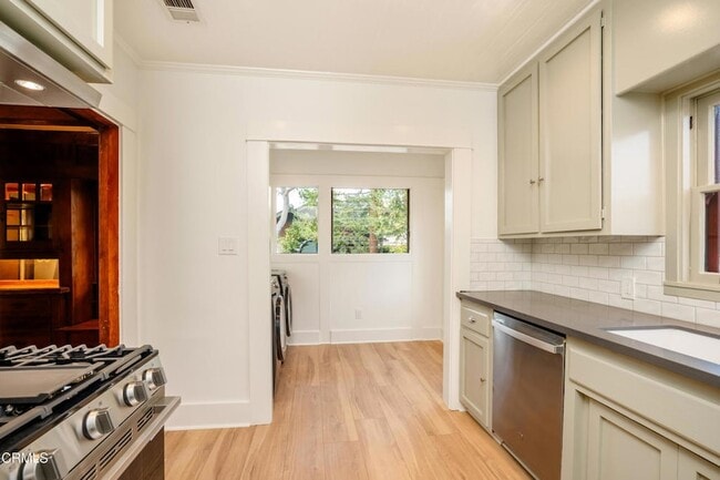 Photo - 847 S Los Robles Ave