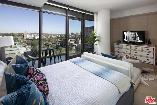 Photo - 1755 Argyle Ave Unit 0802