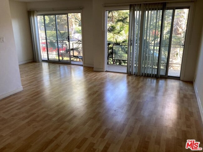 Building Photo - 1338 14th St Unit 101 Rental