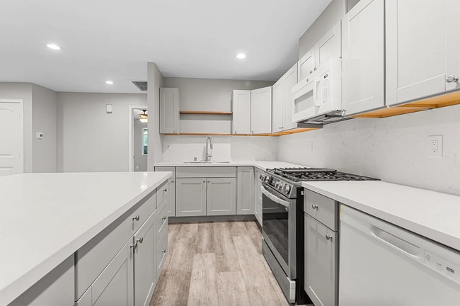 Photo - Bathrooms on bathrooms!