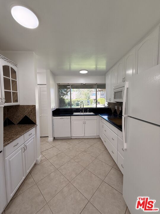 Photo - 18110 Killion St