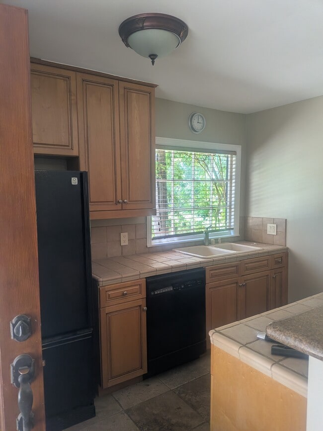 Kitchen - 5648 Calzada Del Bosque