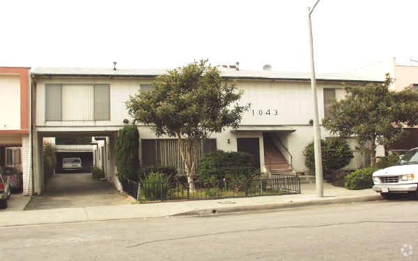 Building Photo - 1043 N Sierra Bonita Ave