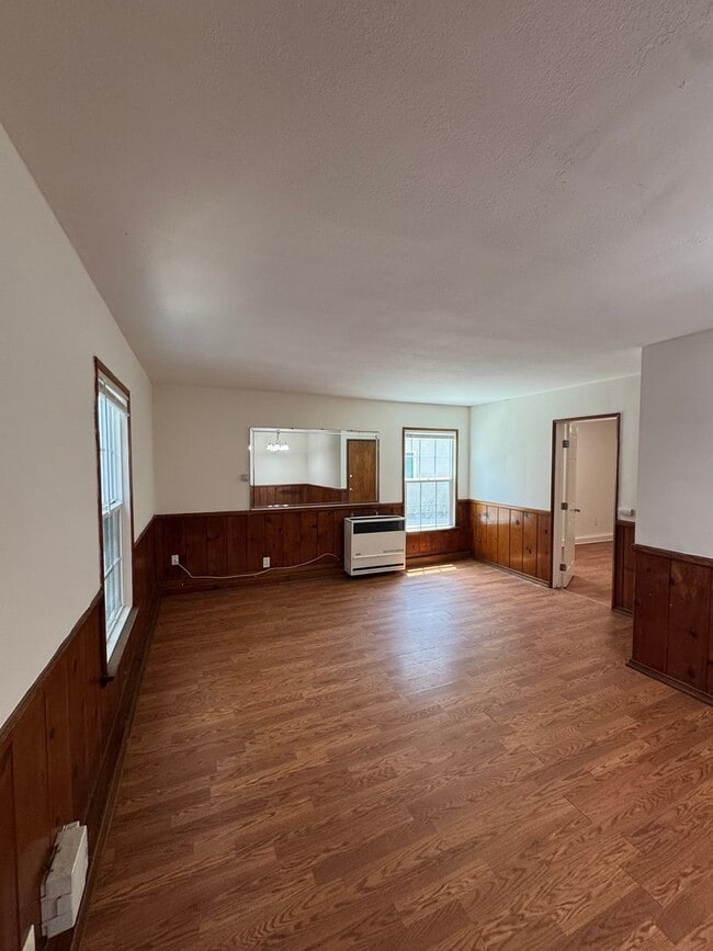 Building Photo - 2636 E Wall St Unit 2636 1/2