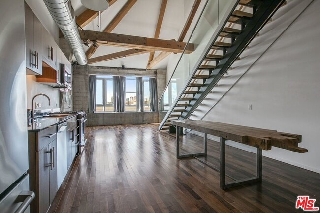 Photo - 530 S Hewitt St Unit 529