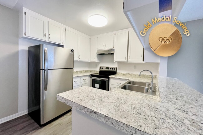1BD, 1BA - Kitchen - Sycamore Pines Apartments