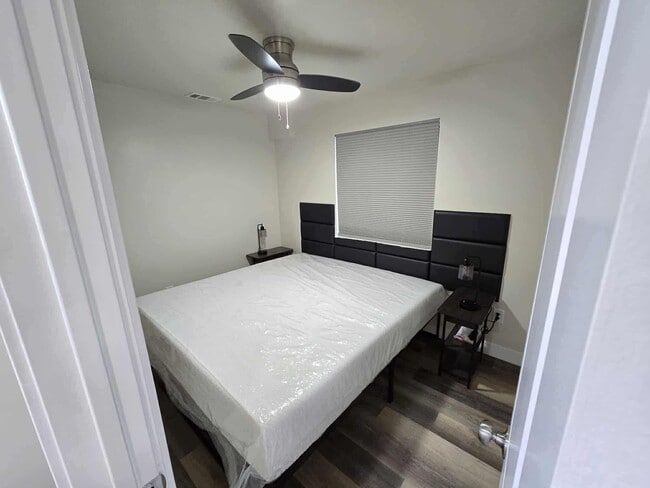 Photo - 4762 Voltaire St