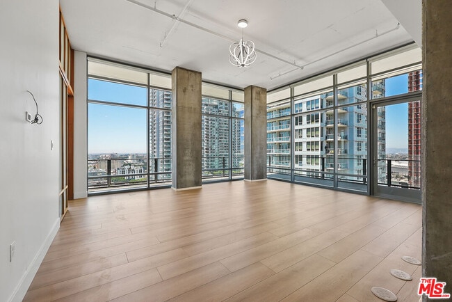 Photo - 1100 S Hope St Apartment Unit 1602
