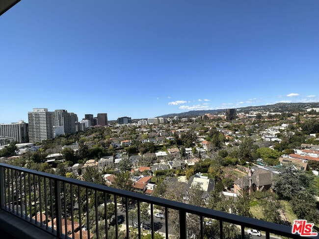 Building Photo - 10501 Wilshire Blvd Unit 1911