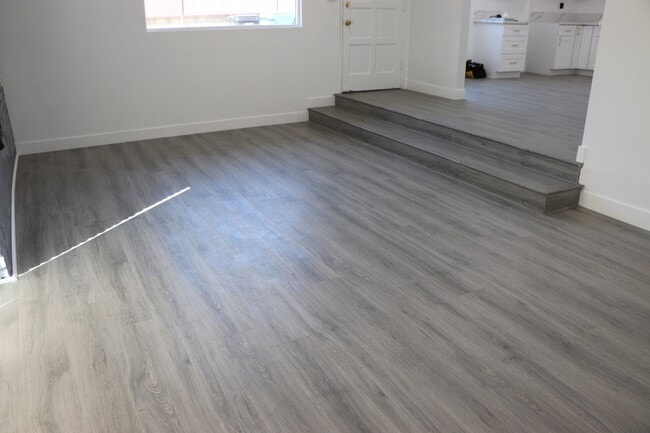 Photo - 6104 Costello Ave Unit Apt 4