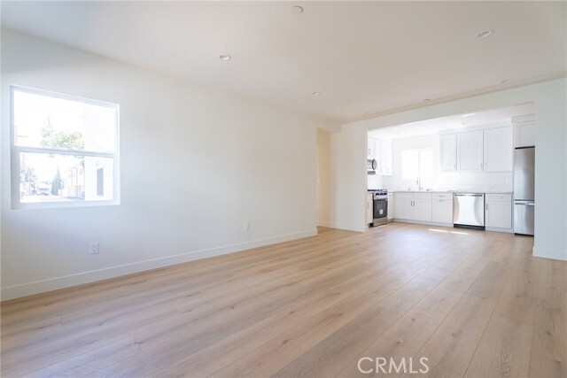 Photo - 1065 E Spazier Ave