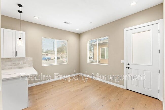 Photo - 547 Carty Dr
