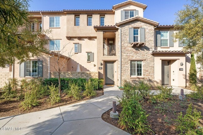 Photo - 425 Stratus Ln
