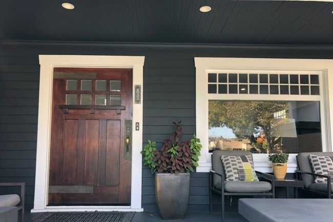 Photo - 833 Waterloo St