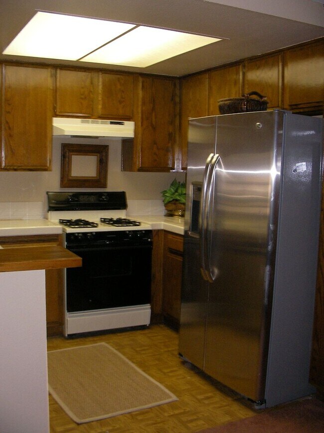 Ground floor condo available soon!! - Ground floor condo available soon!!