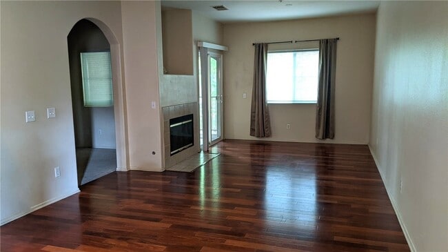 Building Photo - 26308 Arboretum Way Unit 205