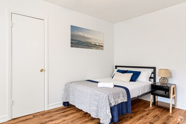 Building Photo - 515 Landfair Ave Unit Single Room 12 - 12 Rental