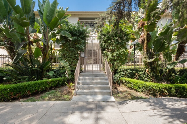 Building Photo - 5525 Carlton Way