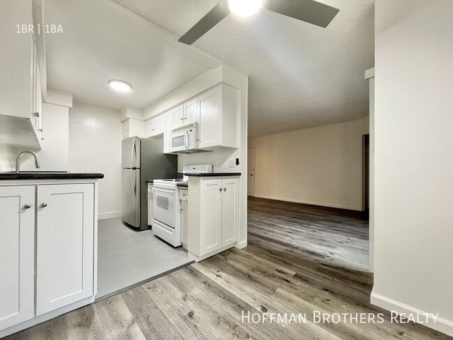 Photo - 12029 Goshen Ave Unit 6