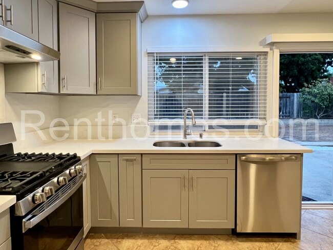 Photo - 10455 Glenellen Ave