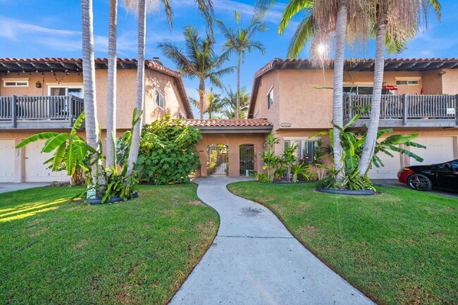 Photo - Fabulous University Heights location! Unit 5