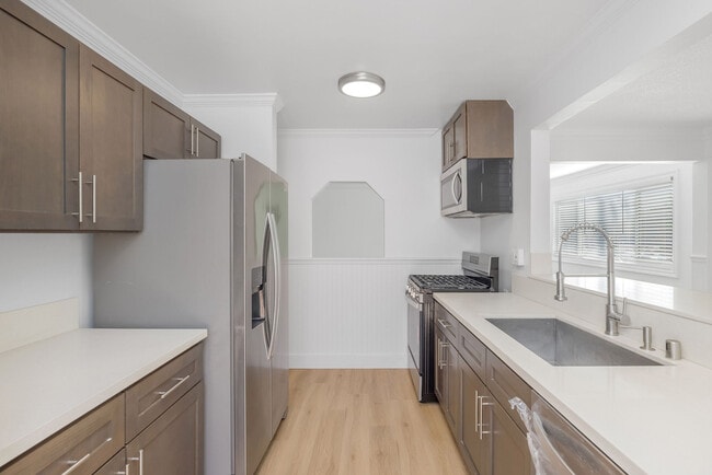 Photo - 524 W 2nd St