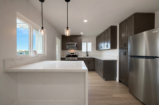 Photo - 1609-1611 Burton Street Unit 1611 Burton Street