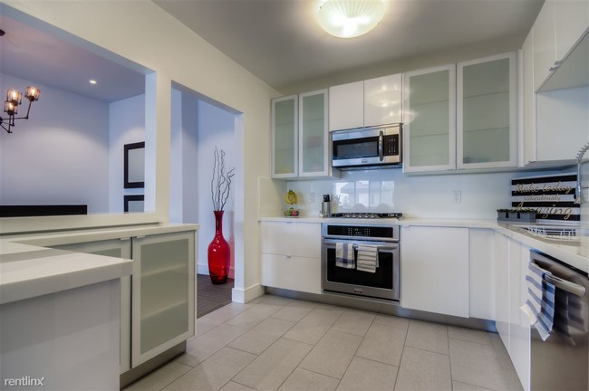 1818Thayer307208_BIG-8 - Thayer Avenue Apartments