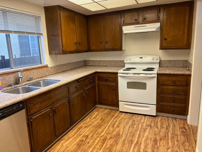 Photo - 1118 S Oakhurst Dr Unit #1