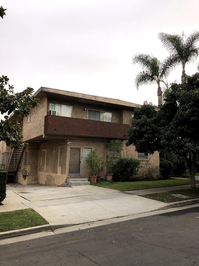 Building Photo - 10516 Eastborne Ave Unit 6A