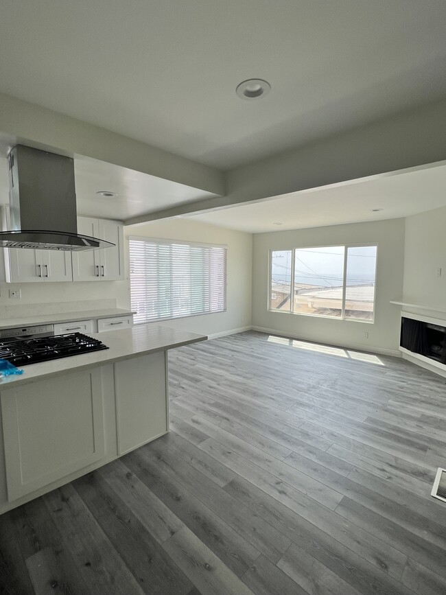 Photo - 323 34th St Apartments Unit 2 block walks to beach