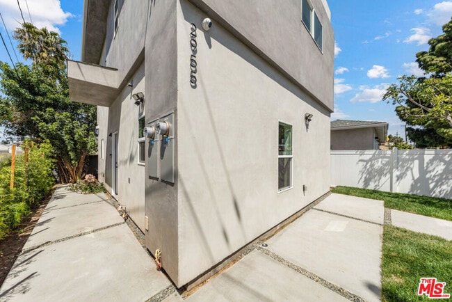 Photo - 2955 Midvale Ave