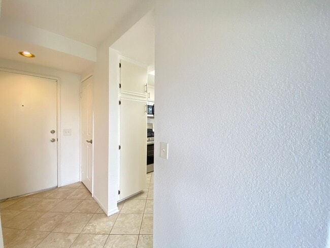 Photo - Bright 2 Bedroom Condo in Oceanside!