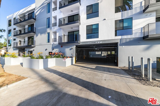 Photo - 14612 Calvert St Apartment Unit 402